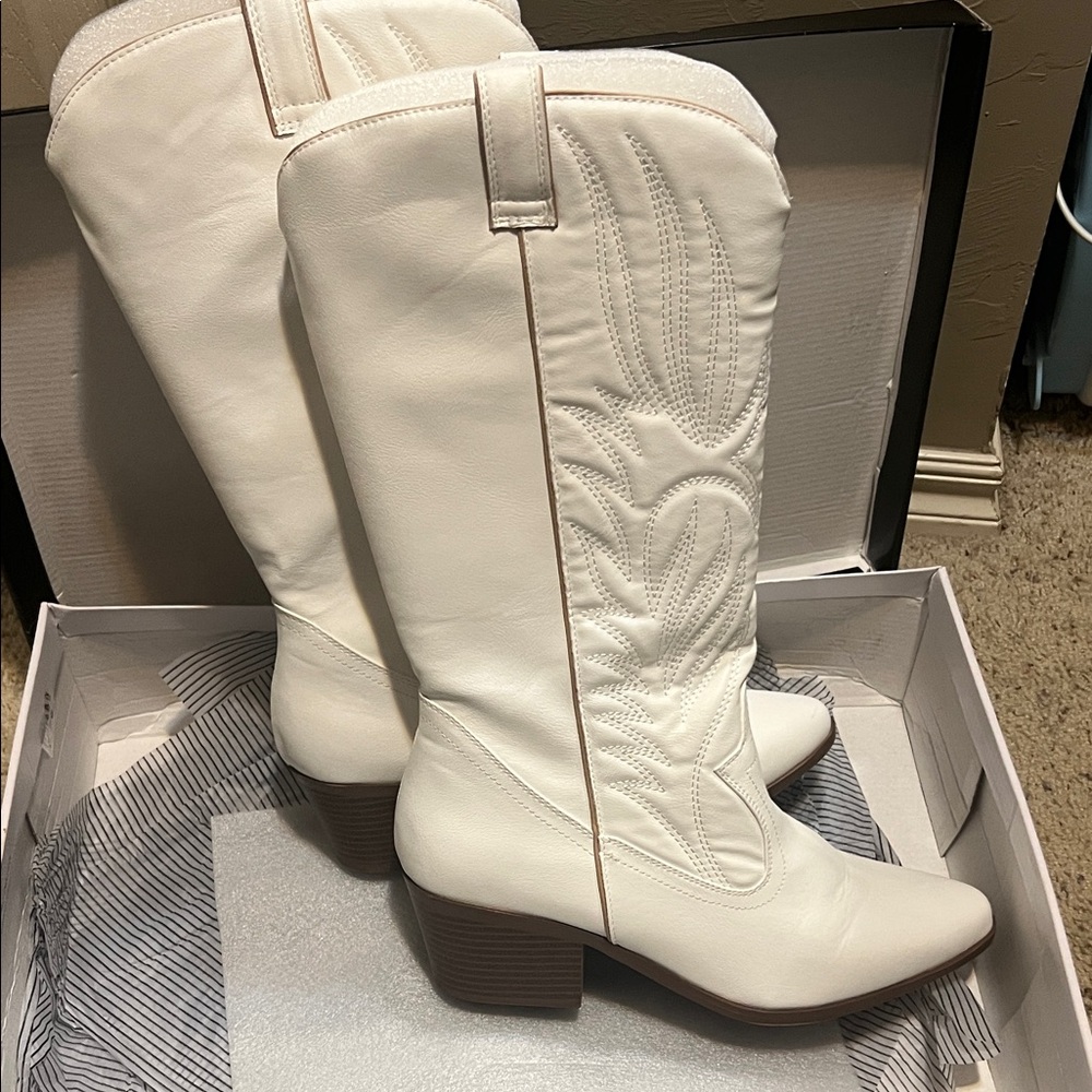 David's Bridal Cream Heeled Boots